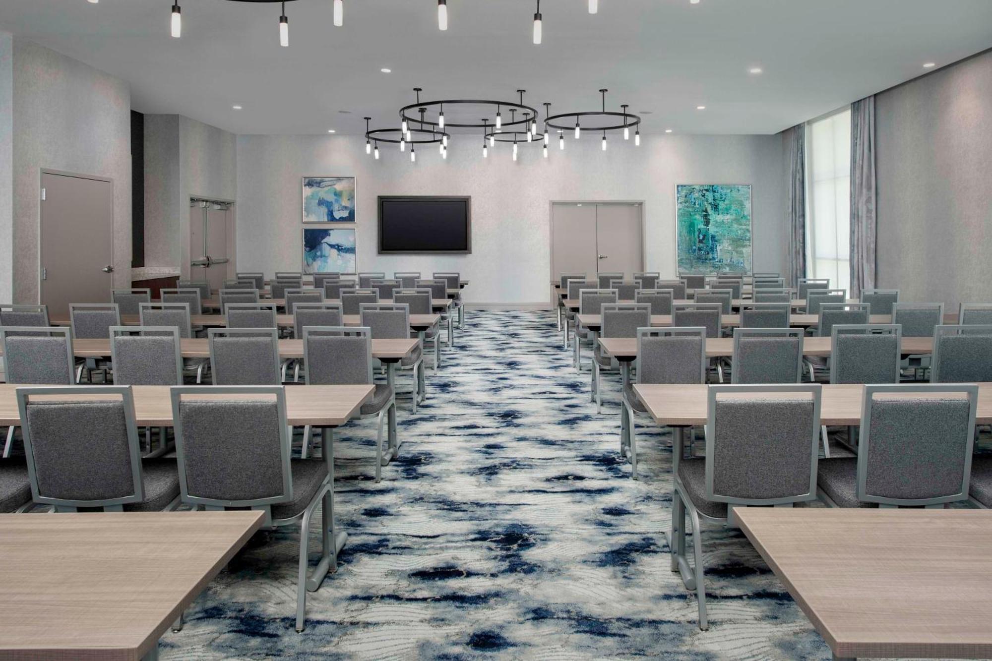 Hotel Hilton Garden Downtown 3*